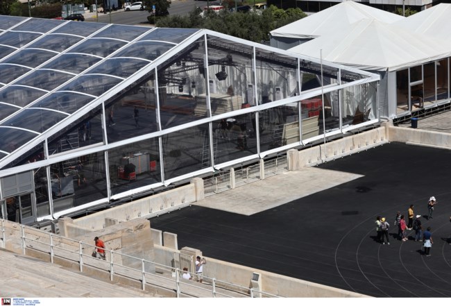 Το υπουργείο Πολιτισμού ανακαλεί την άδεια παραχώρησης για την μεταλλική κατασκευή μπροστά από το Καλλιμάρμαρο