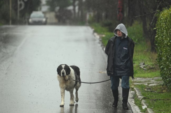 Ο Τσατραφύλλιας προειδοποιεί τους Αθηναίους: Ραγδαία πτώση της θερμοκρασίας τις επόμενες ώρες - Εξι βαθμοί Κελσίου αύριο