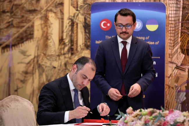 Παγκόσμια ανακούφιση: Ρωσία και Ουκρανία υπέγραψαν συμφωνία για να αρχίσουν πάλι οι εξαγωγές σιτηρών