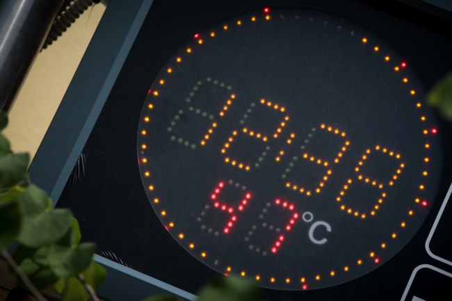 θερμομετρο 47 βαθμοί Κελσίου Δικαστηρια Ευελπίδων