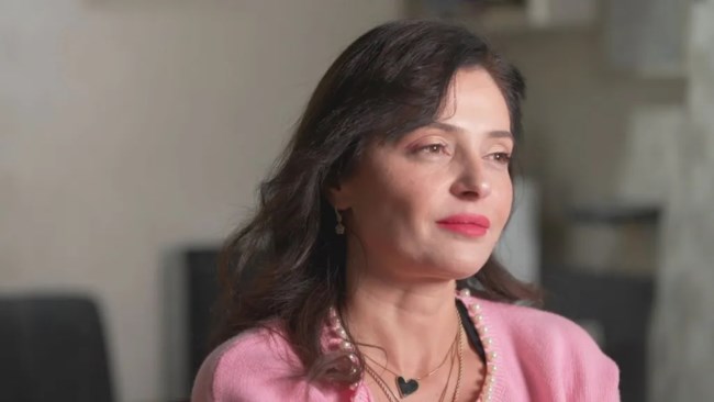 ΓΕΩΡΓΙΑ ΥΙΟΘΕΤΗΜΕΝΗ ΓΥΝΑΙΚΑ ΒΡΗΚΕ ΤΟΝ ΠΑΤΕΡΑ ΤΗΣ