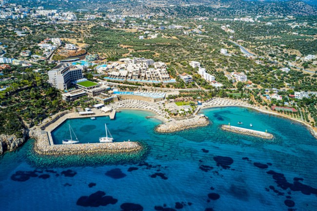 Κύμα τουριστικών επενδύσεων μισού δισ. ευρώ σε Πόρο, Ρόδο και Χίο