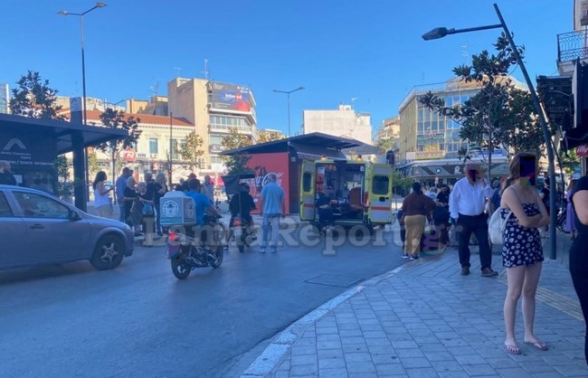 Πανικός στη Λαμία: Ηλικιωμένος οδηγός παρέσυρε γυναίκα και την εγκατέλειψε - Χτύπησε και μηχανάκι [εικόνες, βίντεο]