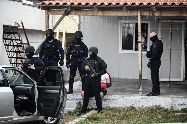 Νέα έφοδος της ΕΛΑΣ σε καταυλισμούς Ρομά στο Μενίδι - 13 προσαγωγές και μία σύλληψη