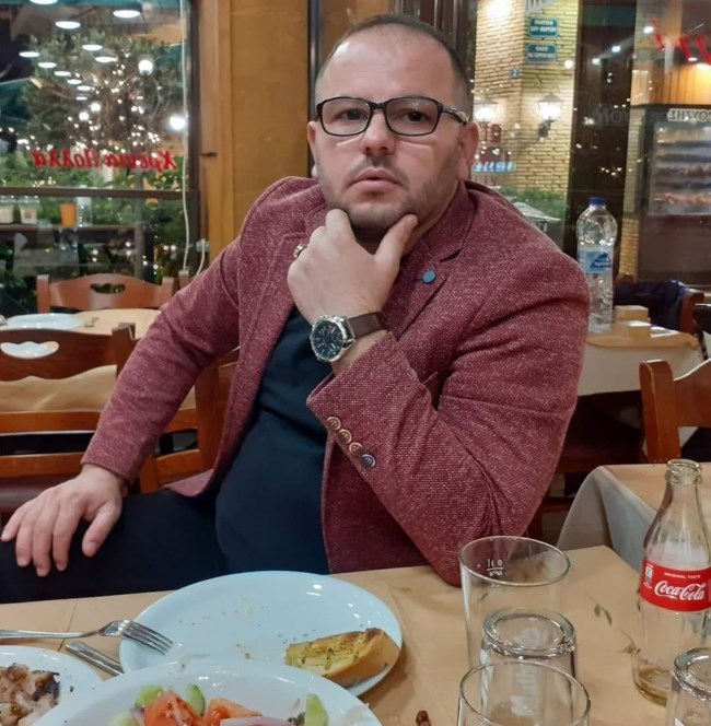 αλβανος τραγουδιστης