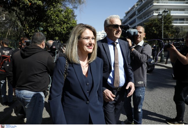 Ορκωμοσία νέας κυβέρνησης: Κομψότητα και ασφαλείς επιλογές στις εμφανίσεις στο Προεδρικό Μέγαρο [εικόνες]