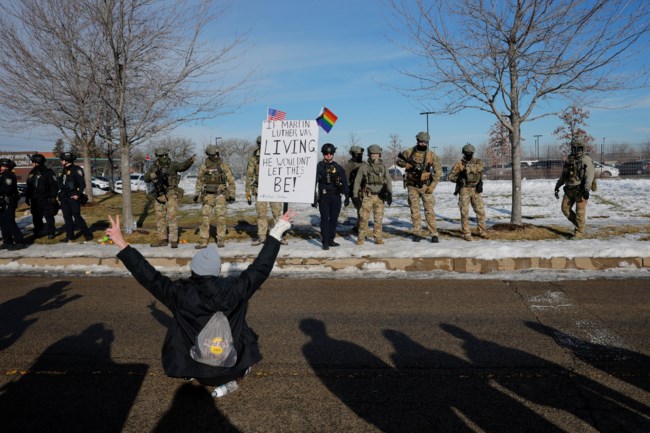 Μινεάπολη: Ο δήμαρχος ζητά αμερόληπτη έρευνα για την δολοφονία της 37χρονης - Κύμα διαδηλώσεων