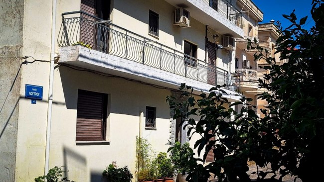 Γυναικοκτονία στην Αμφιλοχία: Την ξυλοκόπησε σε παραλία λίγες ημέρες πριν - "Πάρε το 100, με σκοτώνει ο μπαμπάς σου"
