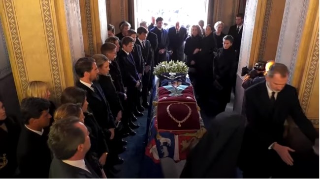 ταφη Τατόι