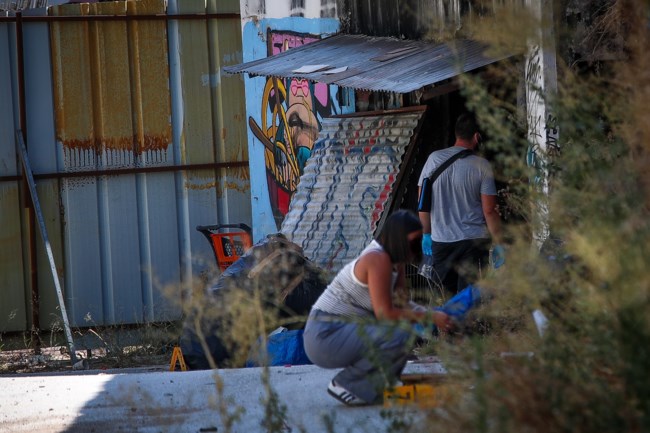 Θρίλερ στην Κυψέλη: Ντυμένη και μέσα σε σακούλα η σορός γυναίκας που εντοπίστηκε σε βαλίτσα - Οι πρώτες εκτιμήσεις του ιατροδικαστή