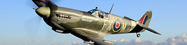 Τα θρυλικά αεροπλάνα, Spitfire, Harvard και η "βασίλισσα Dakota" επιστρέφουν στους ελληνικούς ουρανούς [εικόνες]
