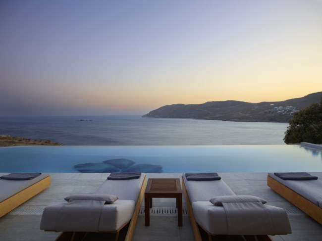 Villa Blue Emerald: Σύγχρονο design στη σμαραγδένια Μύκονο