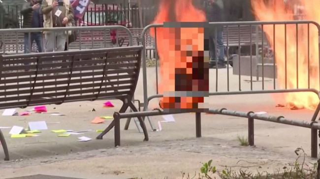 Αυτοπυρπόληση δίκη Τραμπ