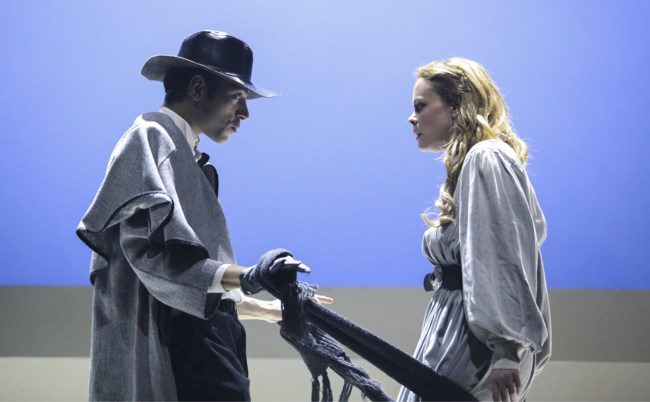 "Οσα παίρνει ο άνεμος": Η Αμερικανίδα ακαδημαϊκός Laura L. Tesman από τη Νέα Υόρκη αποθεώνει την ελληνική διασκευή