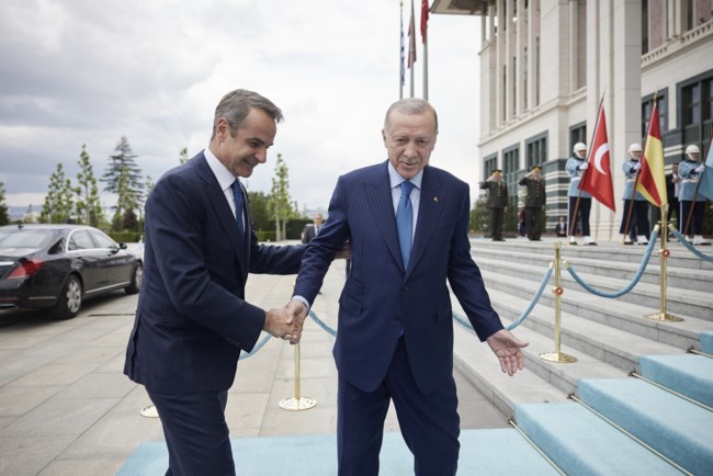 Δείπνο Μητσοτάκη - Ερντογάν: Η ορχήστρα έπαιζε "Φραγκοσυριανή" και "Όλοι οι ρεμπέτες του ντουνιά"
