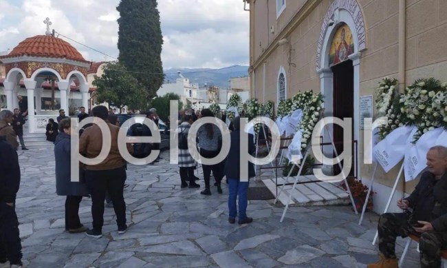 Πάτρα: Θρήνος στην κηδεία του 20χρονου Γιάννη που σκοτώθηκε μαζί με τον φίλο του [βίντεο]