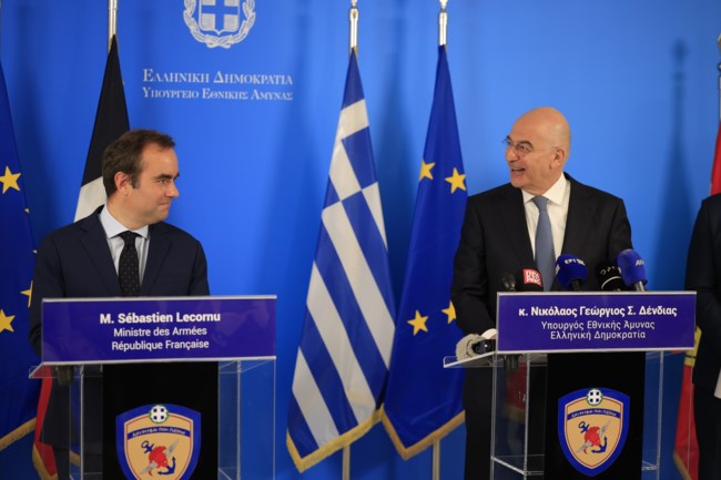 ΔΕΝΔΙΑΣ ΛΕΚΟΡΝΙ