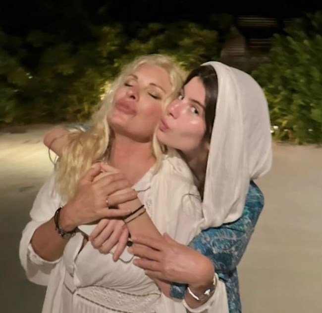 Ελένη Μενεγάκη: Η ασυνήθιστη κίνηση στα social media και ο απαράβατος κανόνας που ακολουθεί