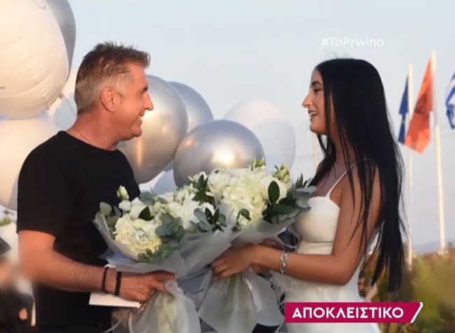 Ιωάννα Λίλη - Θοδωρής Ζαγοράκης: Ευτυχισμένοι και περήφανοι με τα παιδιά τους, στην αποφοίτηση της κόρης τους [εικόνες]