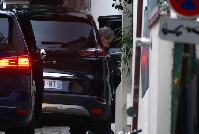 ΣΑΡΚΟΖΙ ΑΠΟΦΥΛΑΚΙΣΗ