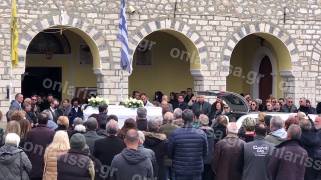 Τραγωδία στα Τέμπη: "Αχ κορίτσι μου, που πας;" – Θρήνος στην κηδεία της 42χρονης Βάιας [εικόνες, βίντεο]