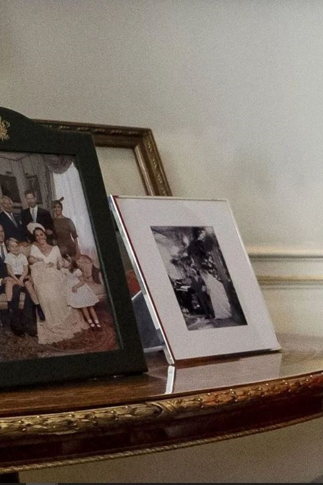 Η Καμίλα άνοιξε τη βασιλική κατοικία που διαμένει με τον Κάρολο - Οι φωτογραφίες της Μέγκαν που προκάλεσαν αίσθηση