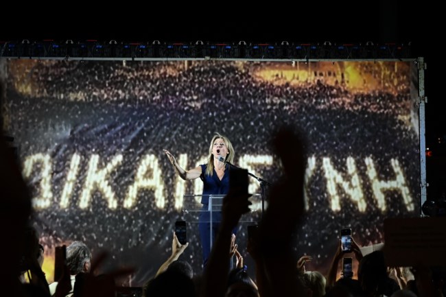 Καρυστιανού από το Σύνταγμα για τα Τέμπη: "Τα οστά των παιδιών μας μπορούν να αποκαλύψουν την αλήθεια" [εικόνες - βίντεο]