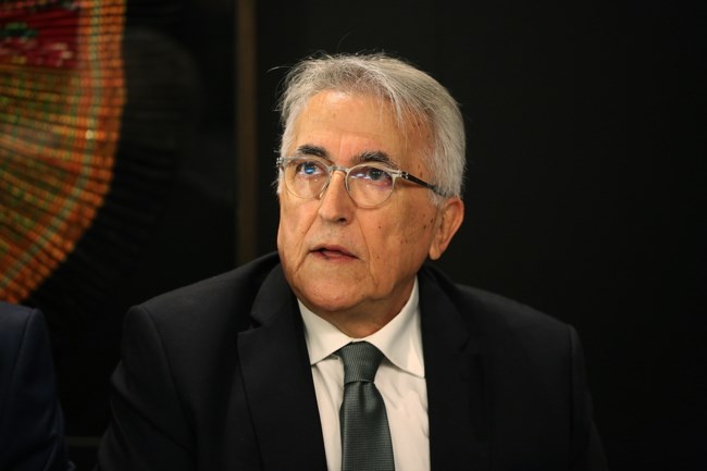 Παναγόπουλος: Η πρώτη αμήχανη αντίδραση στη Βουλή μετά το "πάγωμα" λογαριασμών του για υπεξαίρεση κονδυλίων