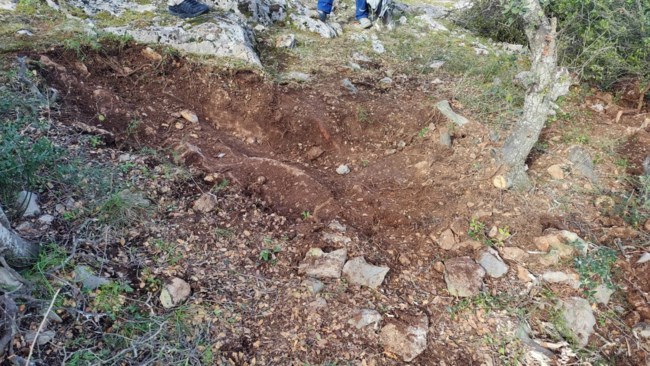 Θεσσαλονίκη: Χειροπέδες σε τρία άτομα για παράνομες αρχαιολογικές έρευνες και λαθρανασκαφές - Τι έψαχναν