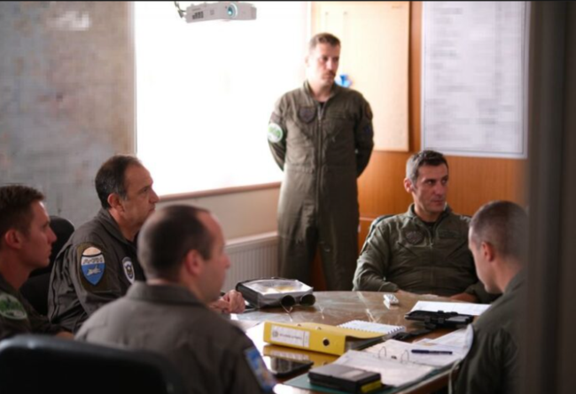 Άσκηση "Poseidon Rage": Ο αρχηγός ΓΕΑ σε εναέρια μάχη - Τα F-16 κόντρα στα F-35 [εικόνες]
