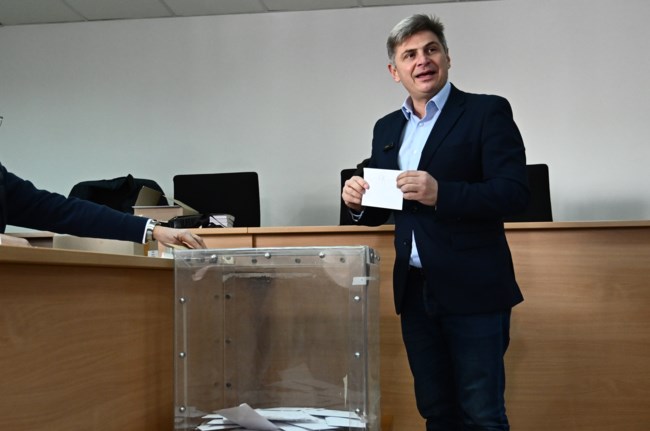 Ο Νίκος Φαραντούρης ψήφισε στην Παλλήνη