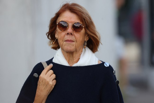 #Με τη Ζιζέλ: Μαζικές διαδηλώσεις σε όλη τη Γαλλία για τη γυναίκα που έχει υποστεί τη φρίκη - "Η ντροπή πρέπει να αλλάξει στρατόπεδο"