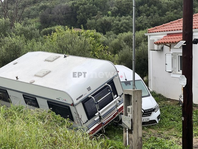 Φοινικούντα: Γερμανοί τουρίστες με τα σκυλιά τους, βγήκαν από τα παράθυρα όταν πλημμύρισε το τροχόσπιτό τους