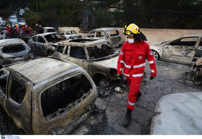 Φωτιά στο Μάτι: Η χήρα Φύτρου, που έχασε σύζυγο και 2 παιδιά, καταγγέλλει "παραποίηση στοιχείων" από την Πυροσβεστική