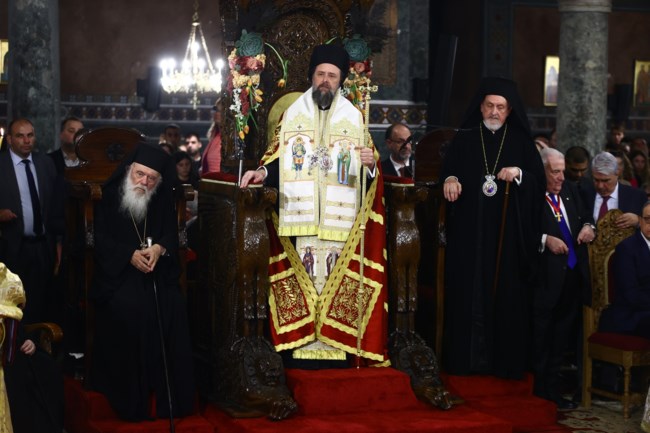 Με... Σεφέρη και Πορτοκάλογλου η ενθρόνιση του νέου Μητροπολίτη Θεσσαλονίκης Φιλόθεου [εικόνες - βίντεο]