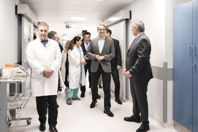 Επίσκεψη Μητσοτάκη στο νοσοκομείο "Αγιος Σάββας" για τα νέα υπερσύγχρονα χειρουργεία: "Το ΕΣΥ αλλάζει"