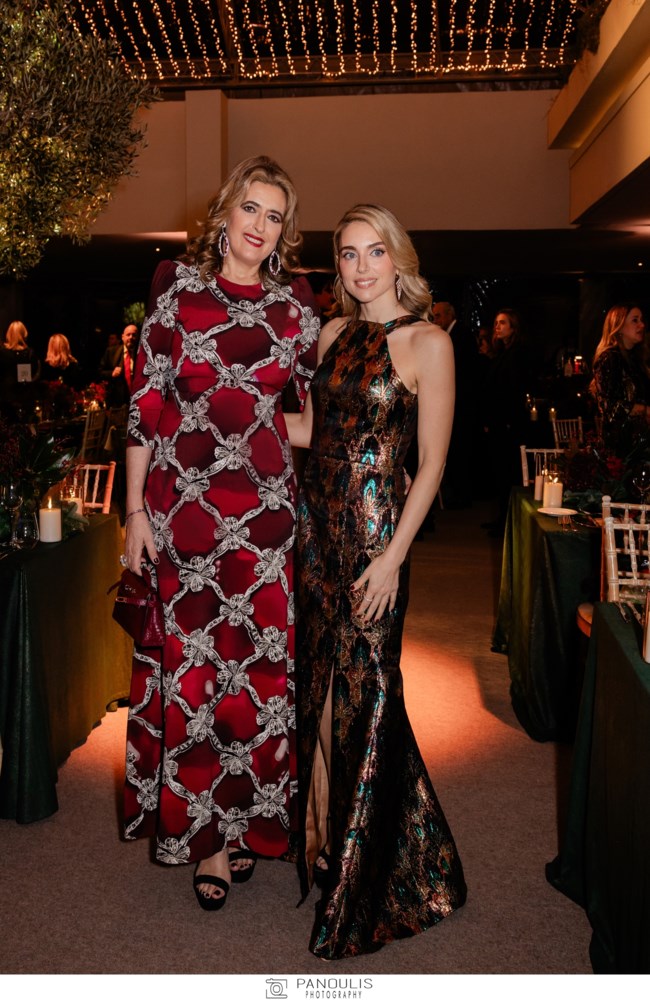 Μαριάννα Λαιμού Γουλανδρή: Απαστράπτουσα στο χριστουγεννιάτικο δείπνο της "ΕΛΠΙΔΑΣ"