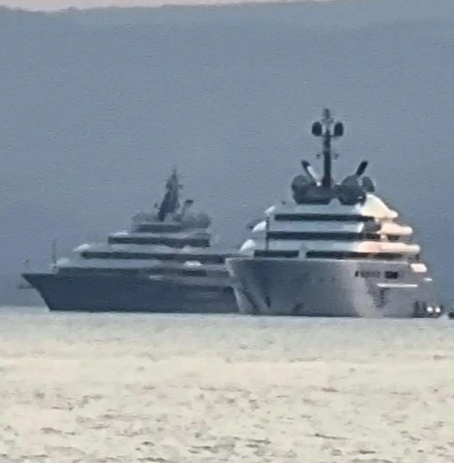 Ανοιχτά της Καλαμάτας το πολυτελές γιοτ του ιδιοκτήτη της Μάντσεστερ Σίτι [εικόνες]