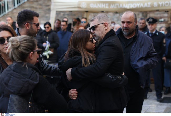 Βασίλης Καρράς: "Δεν μασάω πιτσιρίκο…" - Τα τελευταία λόγια του τραγουδιστή στον μαέστρο του