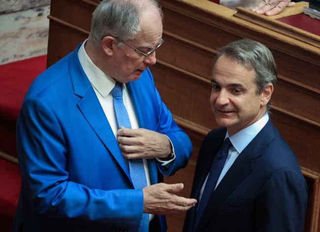 Κλείνει πληγές και μέτωπα εκ δεξιών ο Μητσοτάκης - Γιατί επέλεξε τον Τασούλα για την Προεδρία της Δημοκρατίας