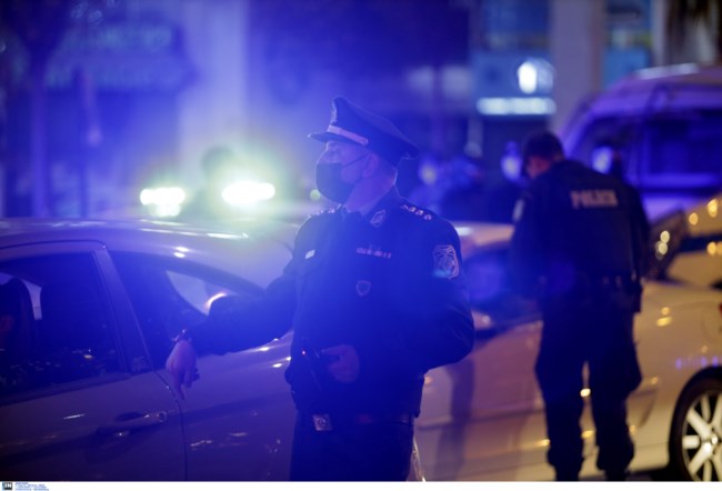 Επιχείρηση "Αντι-ρεβεγιόν": Σε χρόνο ρεκόρ η πρώτη καταγγελία - Το πάρτι στο μπαλκόνι και το μίνι καζίνο στο Βόλο