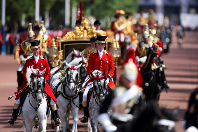 ΚΑΡΟΛΟΣ ΟΜΙΛΙΑ