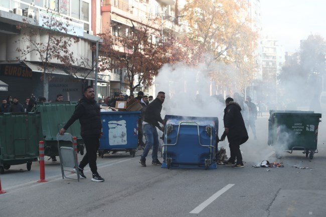 Δίωξη στον αστυνομικό που πυροβόλησε τον 16χρονο -"Πυροβόλησα ενστικτωδώς, στόχευα στα λάστιχα"