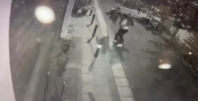 Έγκλημα στην Κυψέλη: Η μητέρα των δύο αδελφών προσπάθησε να αυτοκτονήσει, όταν έμαθε ότι τους βίαζε ο θείος τους