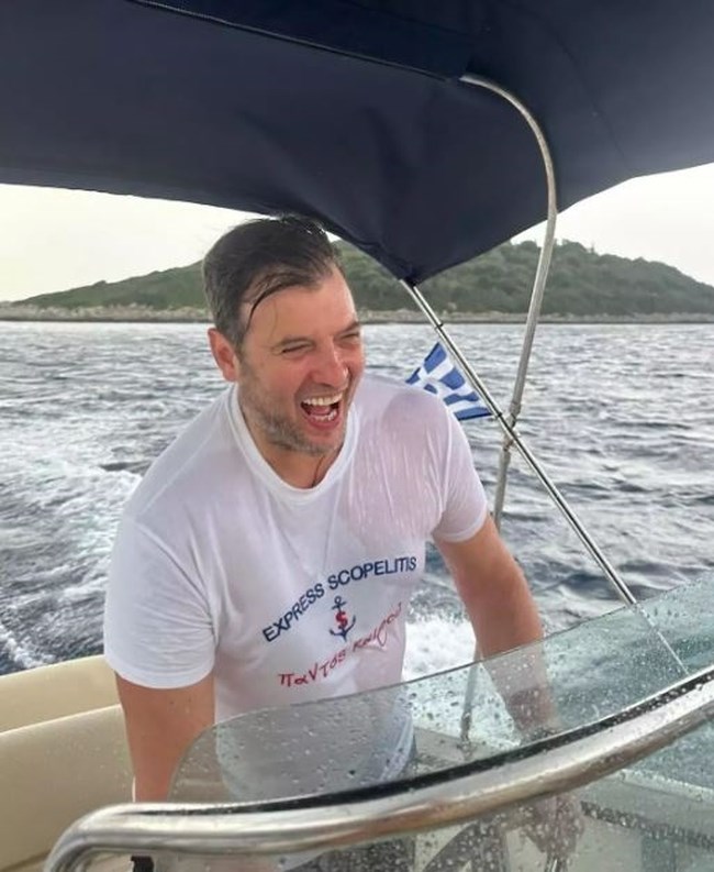 ΛΑΜΠΗΣ ΛΙΒΙΕΡΑΤΟΣ