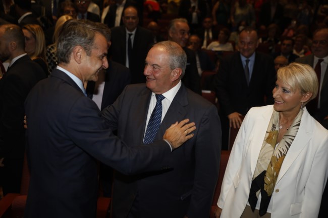 Ηχηρές παρουσίες στην εκδήλωση για τη Μαριέτα Γιαννάκου και μήνυμα Καραμανλή - Παρών και στον Σημίτη ο Μητσοτάκης