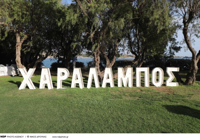 Βάφτιση υπερπαραγωγή στην Αθηναϊκή Ριβιέρα: Η κολυμπήθρα στο γκαζόν και ο απίθανος στολισμός