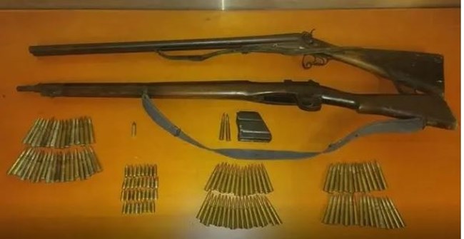 Άγριο μακελειό στα Βορίζια: Αυτά είναι τα όπλα της βεντέτας που κατέσχεσε η Αστυνομία [εικόνες]