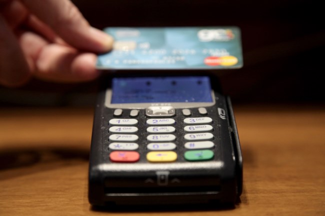 Διασύνδεση ταμειακών και POS: Στα σκαριά παράταση ενός μήνα - Πολλά τα τεχνικά προβλήματα [βίντεο]