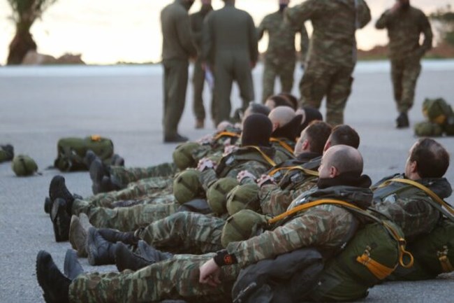 Συνελήφθη στέλεχος των Ενόπλων Δυνάμεων για κατασκοπεία: Τον παρακολουθούσαν μήνες, γιατί τον συνέλαβαν τώρα